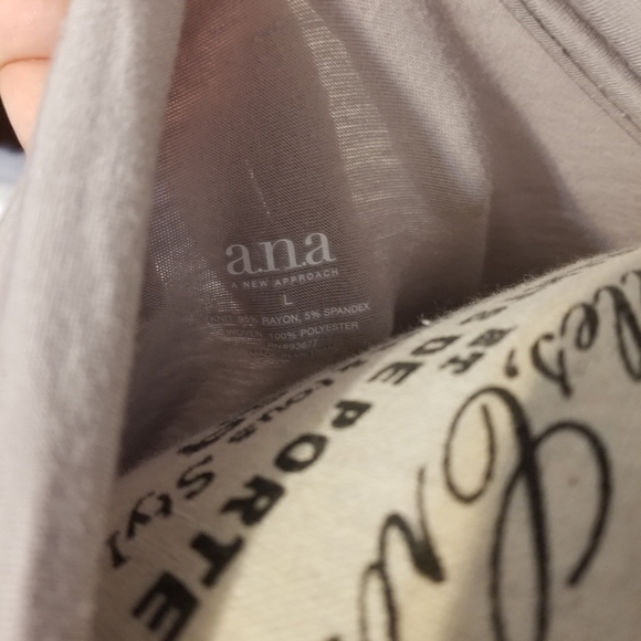 Ana long sleeve top. - Picture 5 of 7